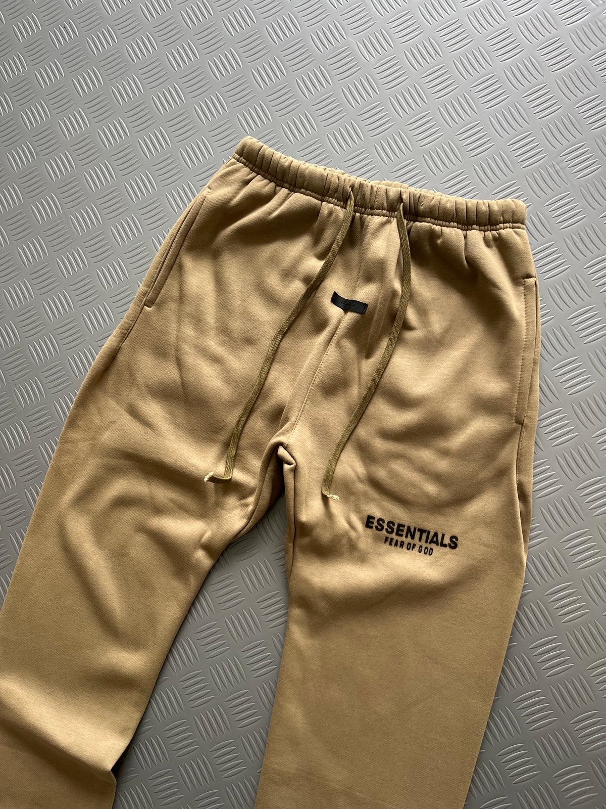 ESSENTIALS FEAR OF GOD SAND SWEATPANT