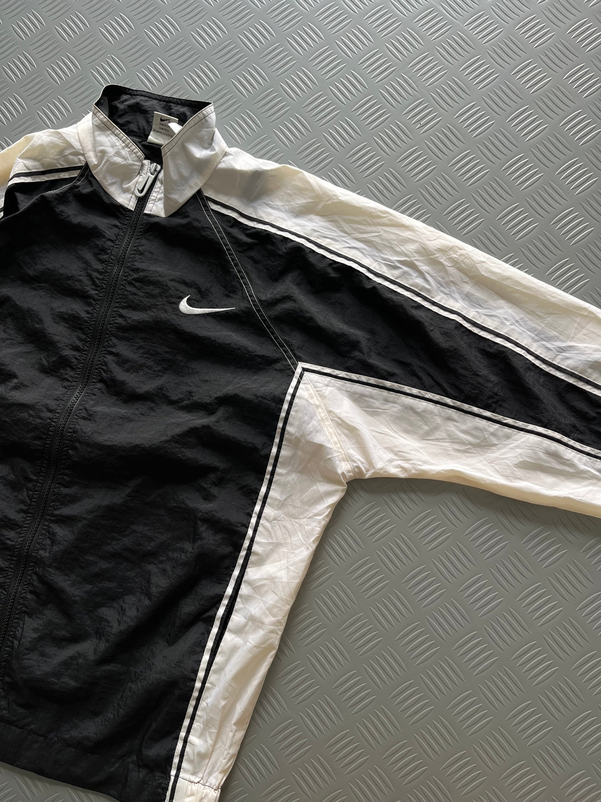 VINTAGE NIKE Y2K WINDCHEATER