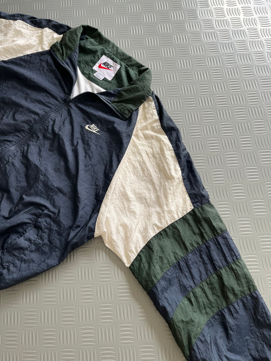 VINTAGE NIKE WINDCHEATER