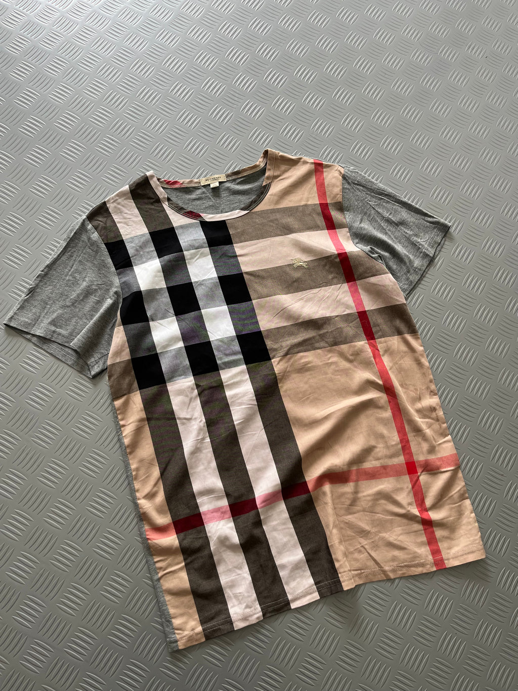 VINTAGE BURBERRY ICONIC TSHIRT