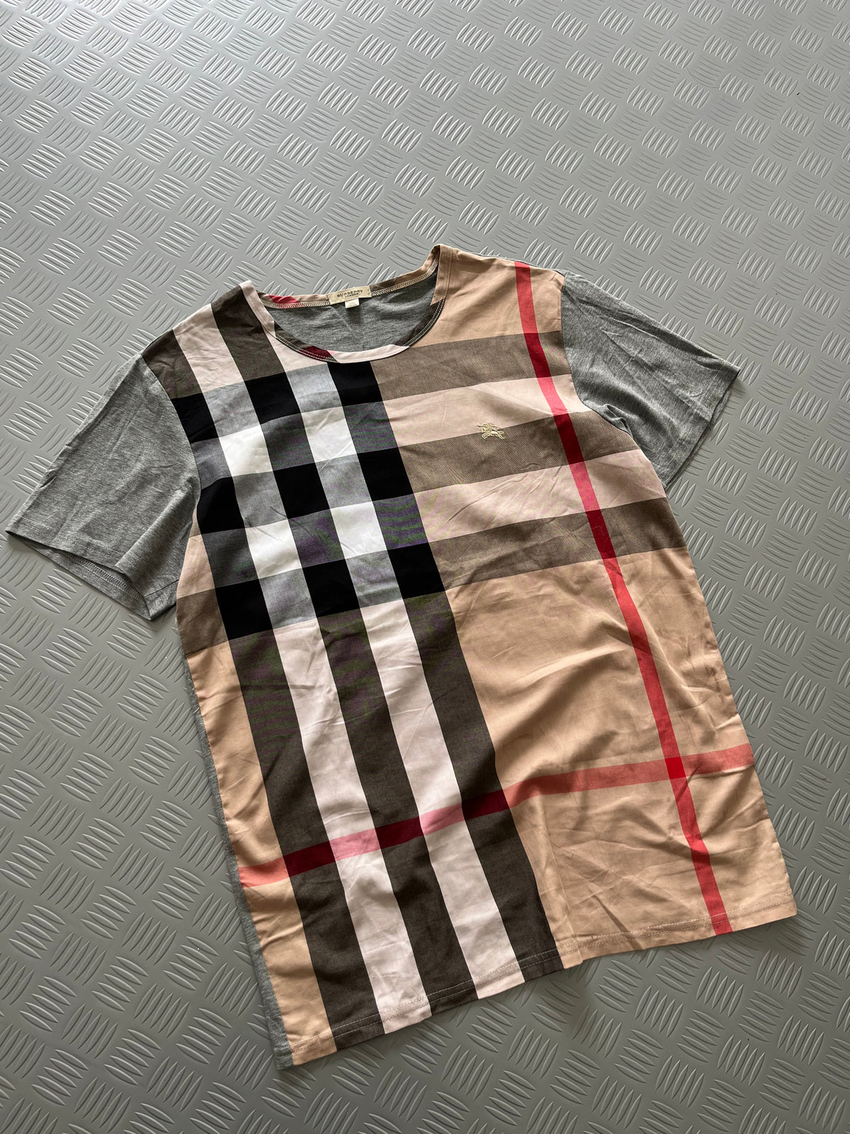 VINTAGE BURBERRY ICONIC TSHIRT