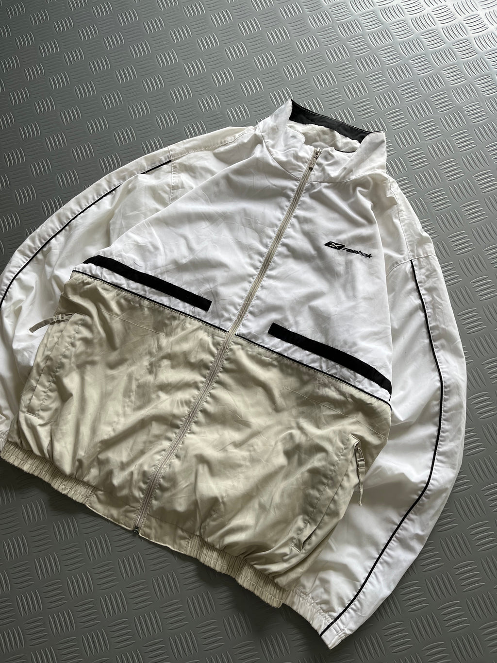 VINTAGE REEBOK JACKET