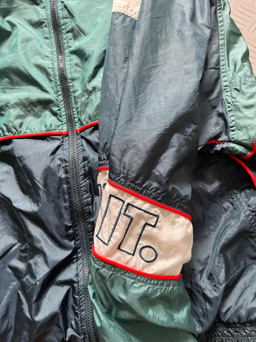 VINTAGE NIKE WINDCHEATER
