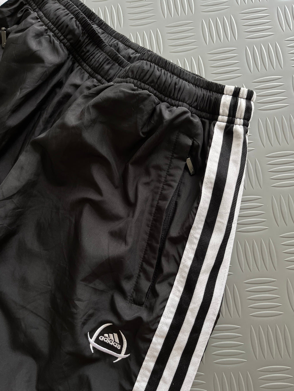 VINTAGE ADIDAS BAGGY TROUSER