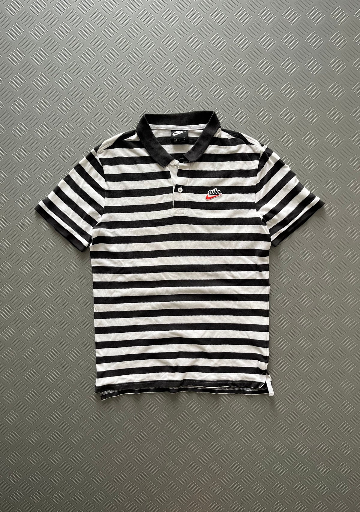 VINTAGE NIKE POLO TSHIRT