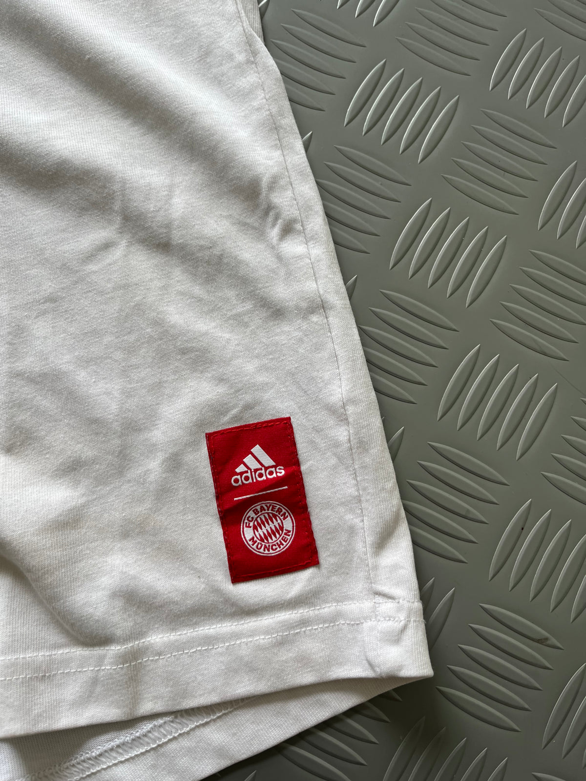 ADIDAS FC BAYERN MUNICH ICONIC TSHIRT