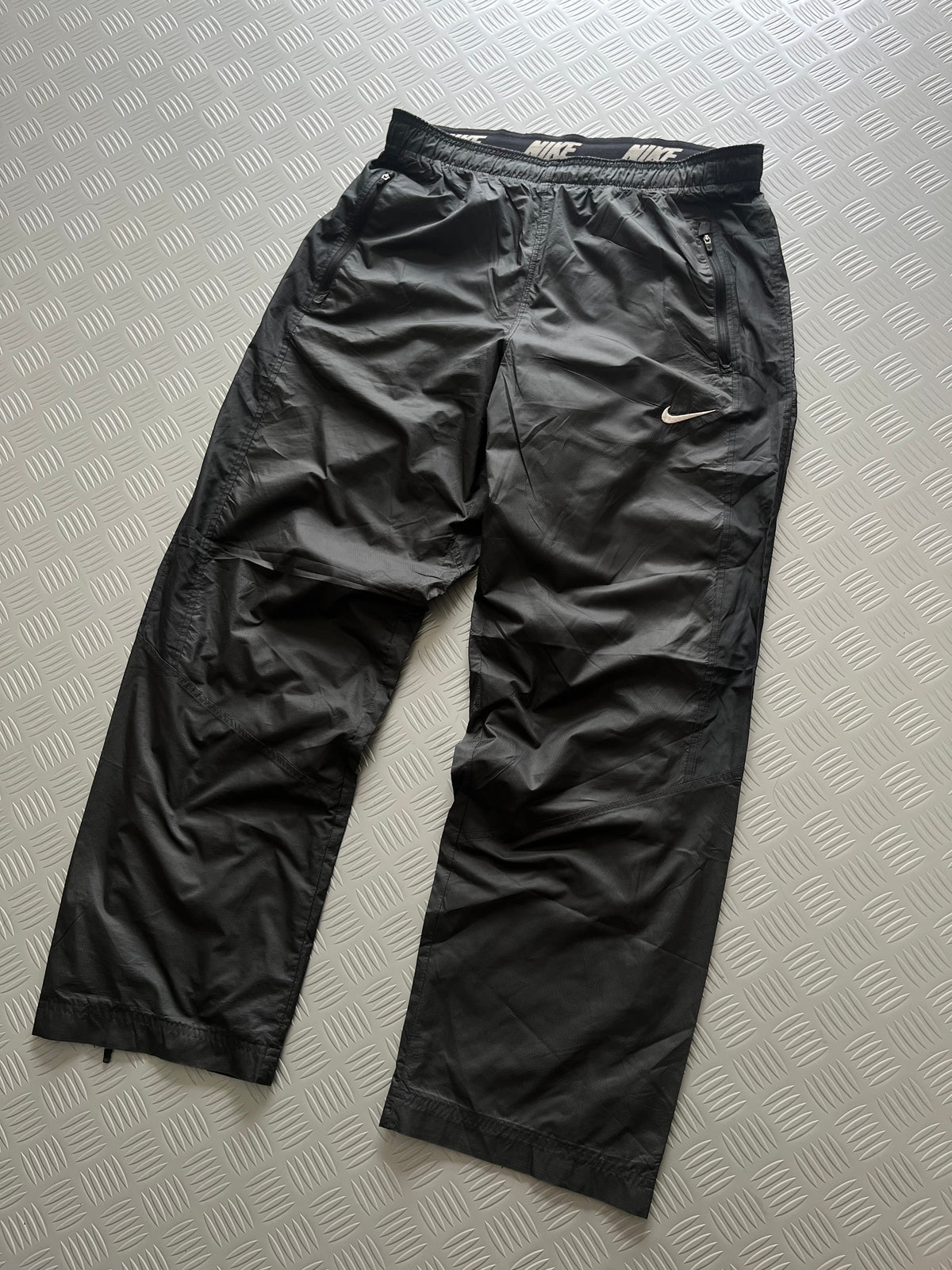 VINTAGE NIKE BAGGY TROUSER