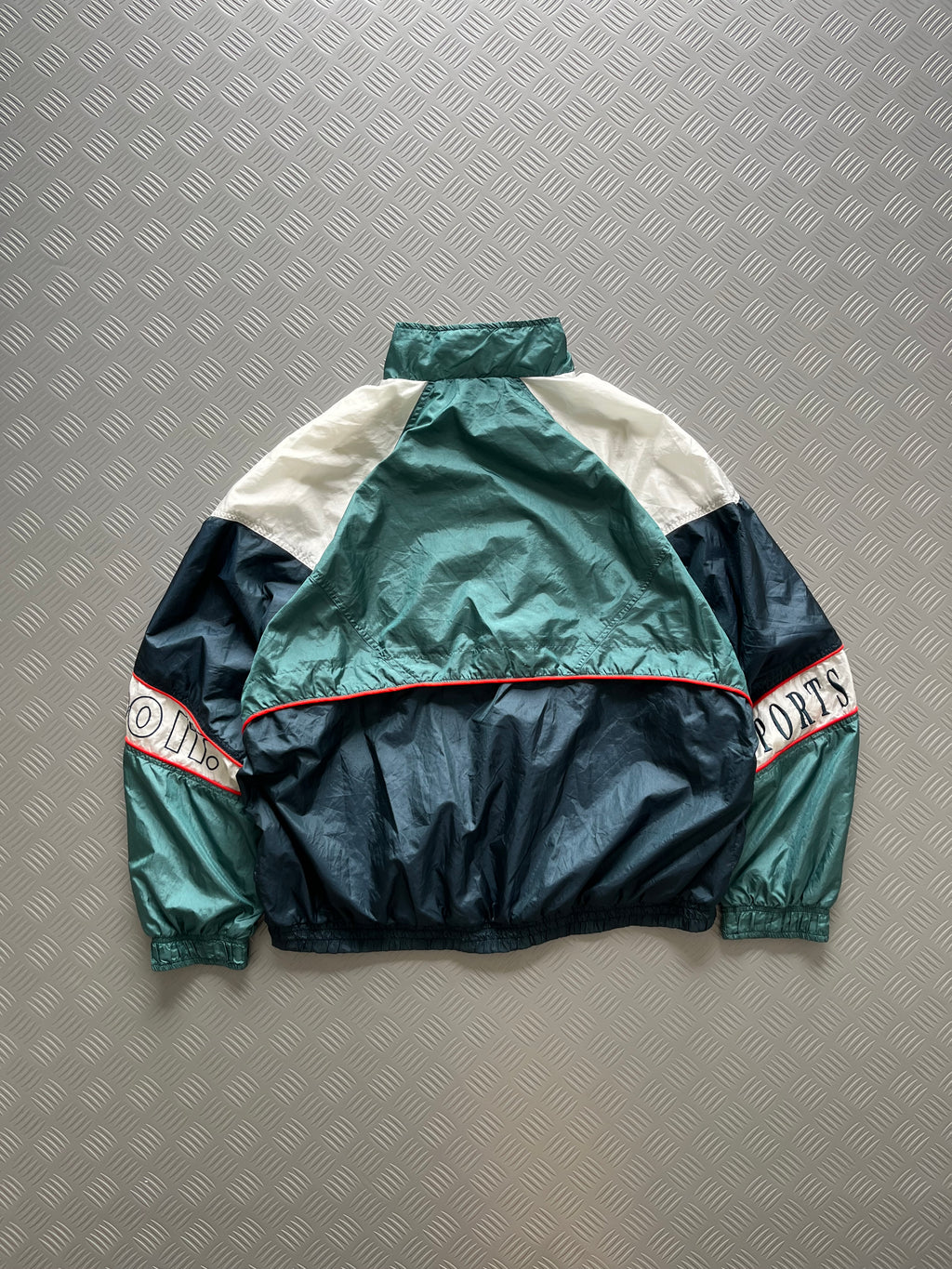 VINTAGE NIKE WINDCHEATER