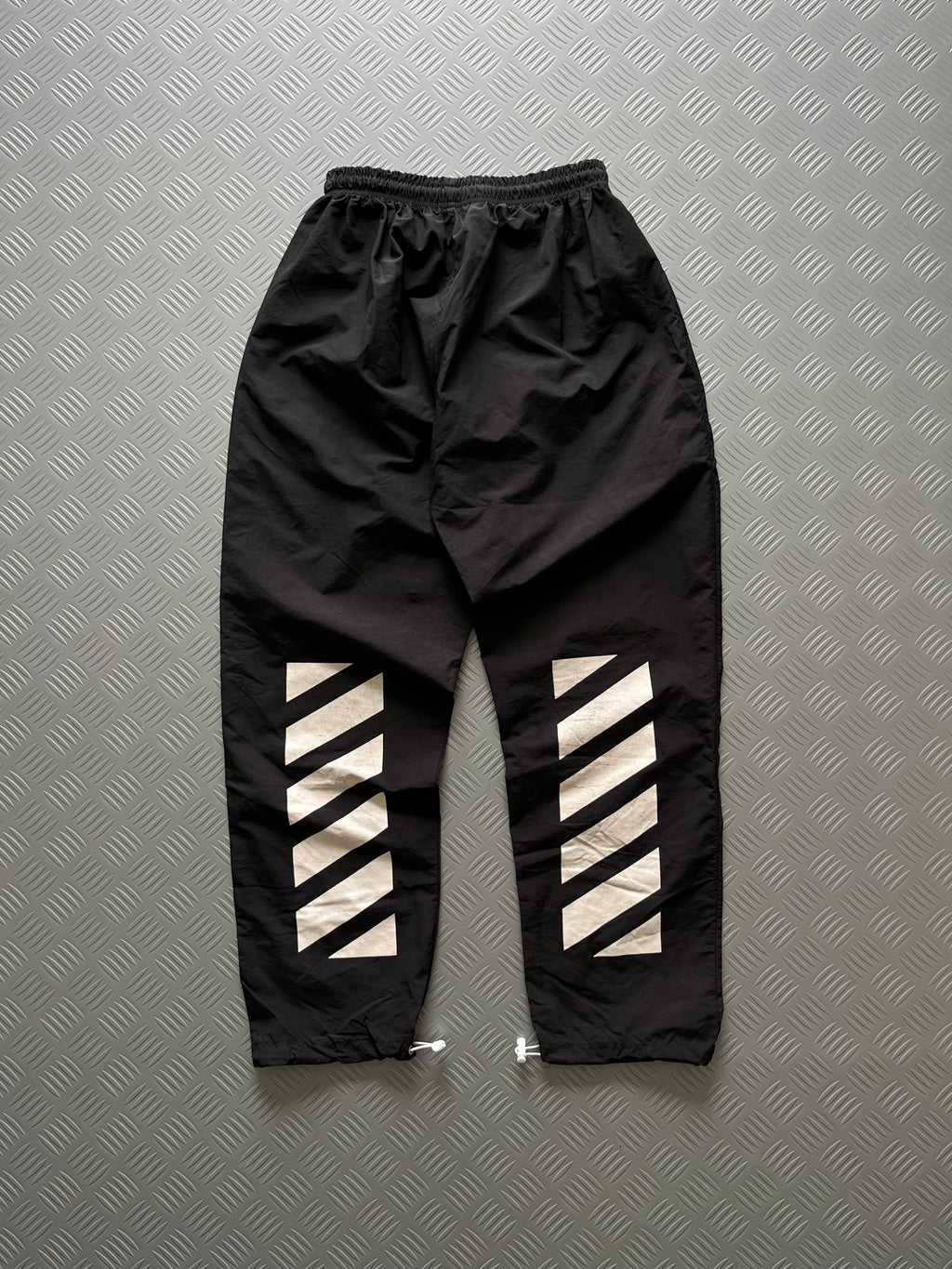 OFF WHITE BOOTLEG PARACHUTE PANT