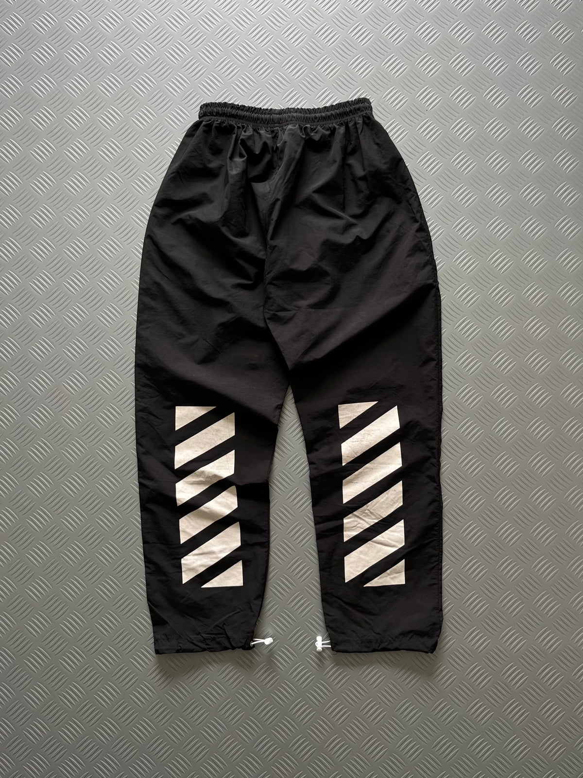OFF WHITE BOOTLEG PARACHUTE PANT