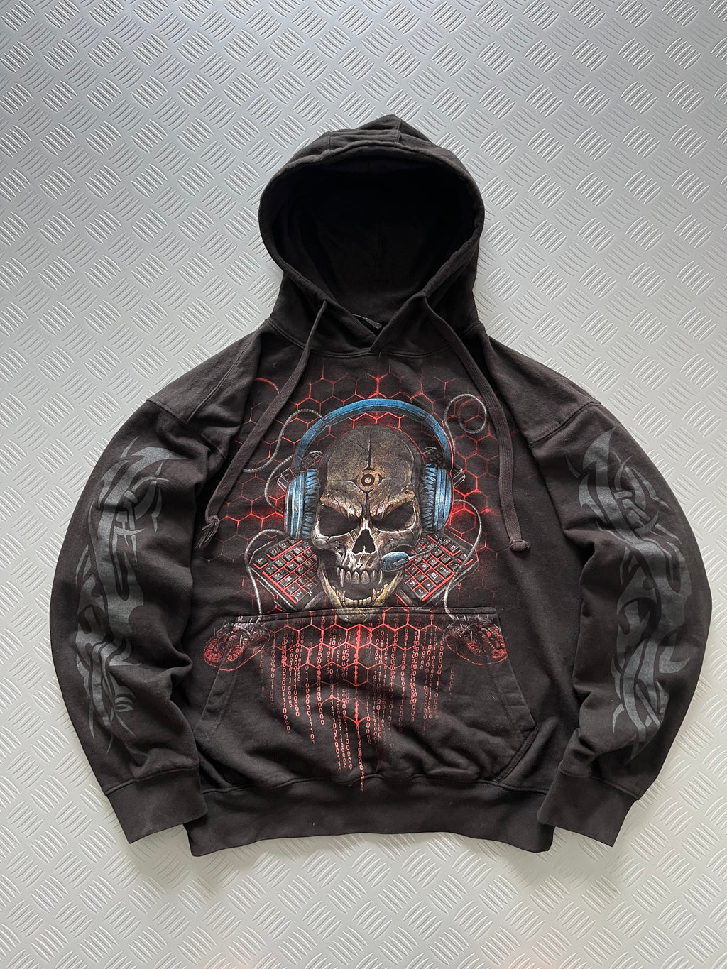 VINTAGE SPIRAL SKULL PRINTED HOODIE