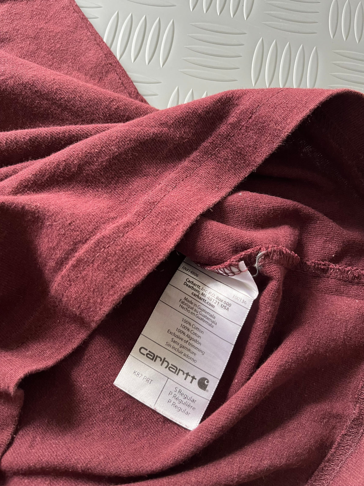 CARHARTT MAROON BASIC POCKET TSHIRT