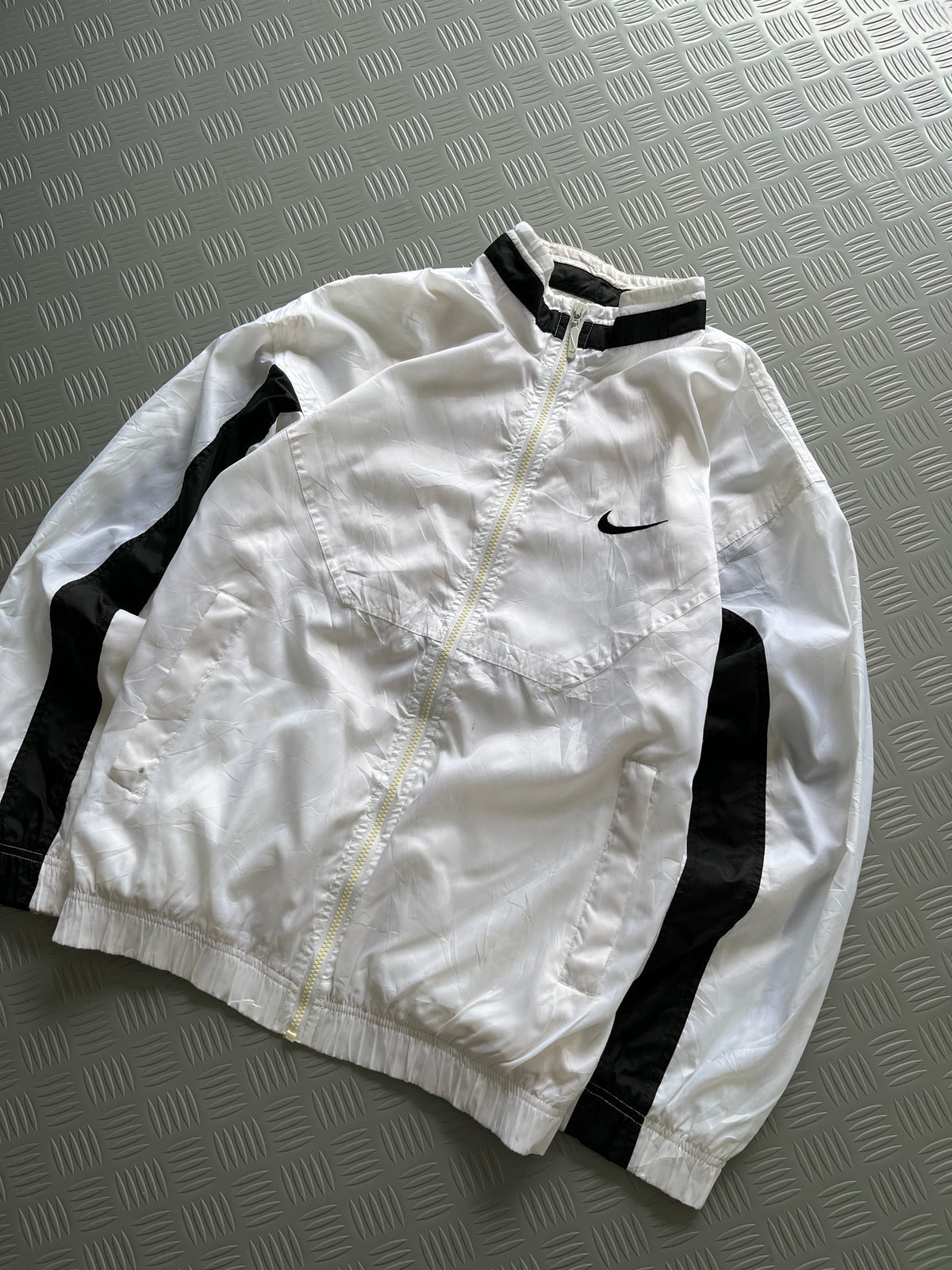 VINTAGE NIKE SPELLOUT ZIPPER