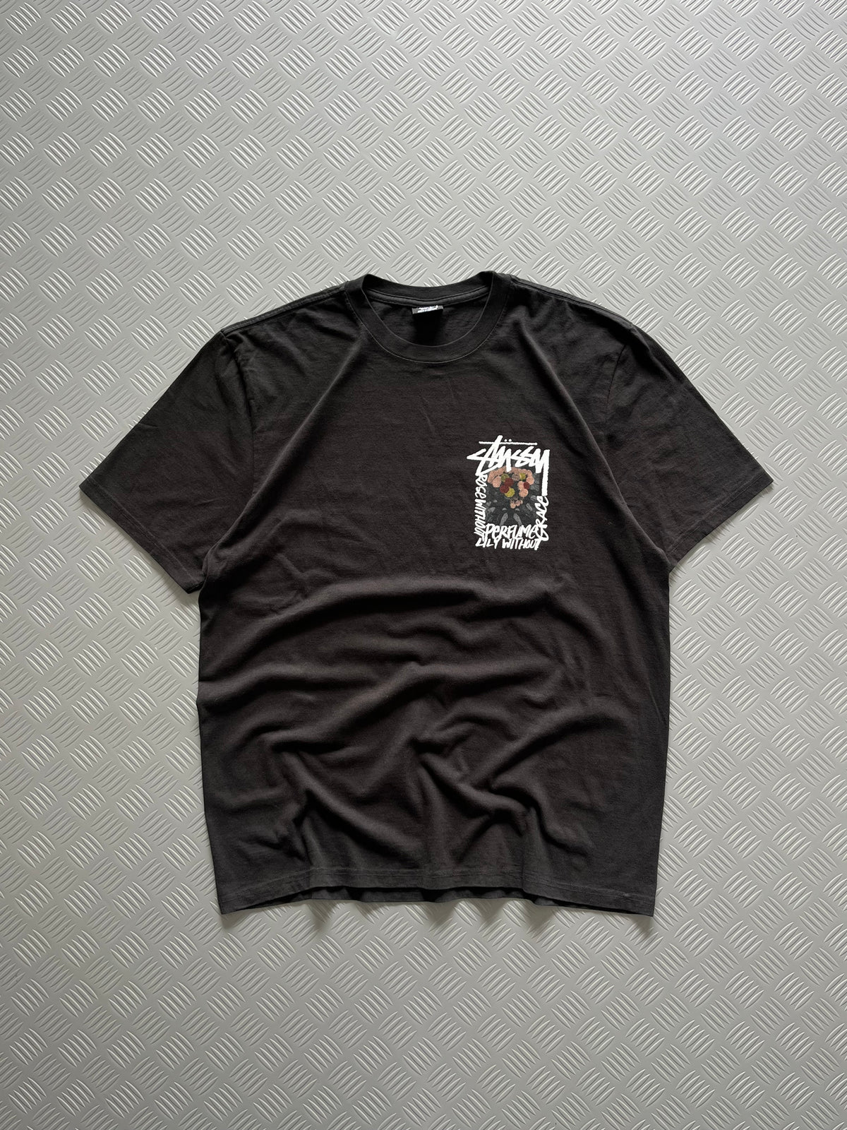 STUSSY CAMELLIEAS PIGMENT TSHIRT