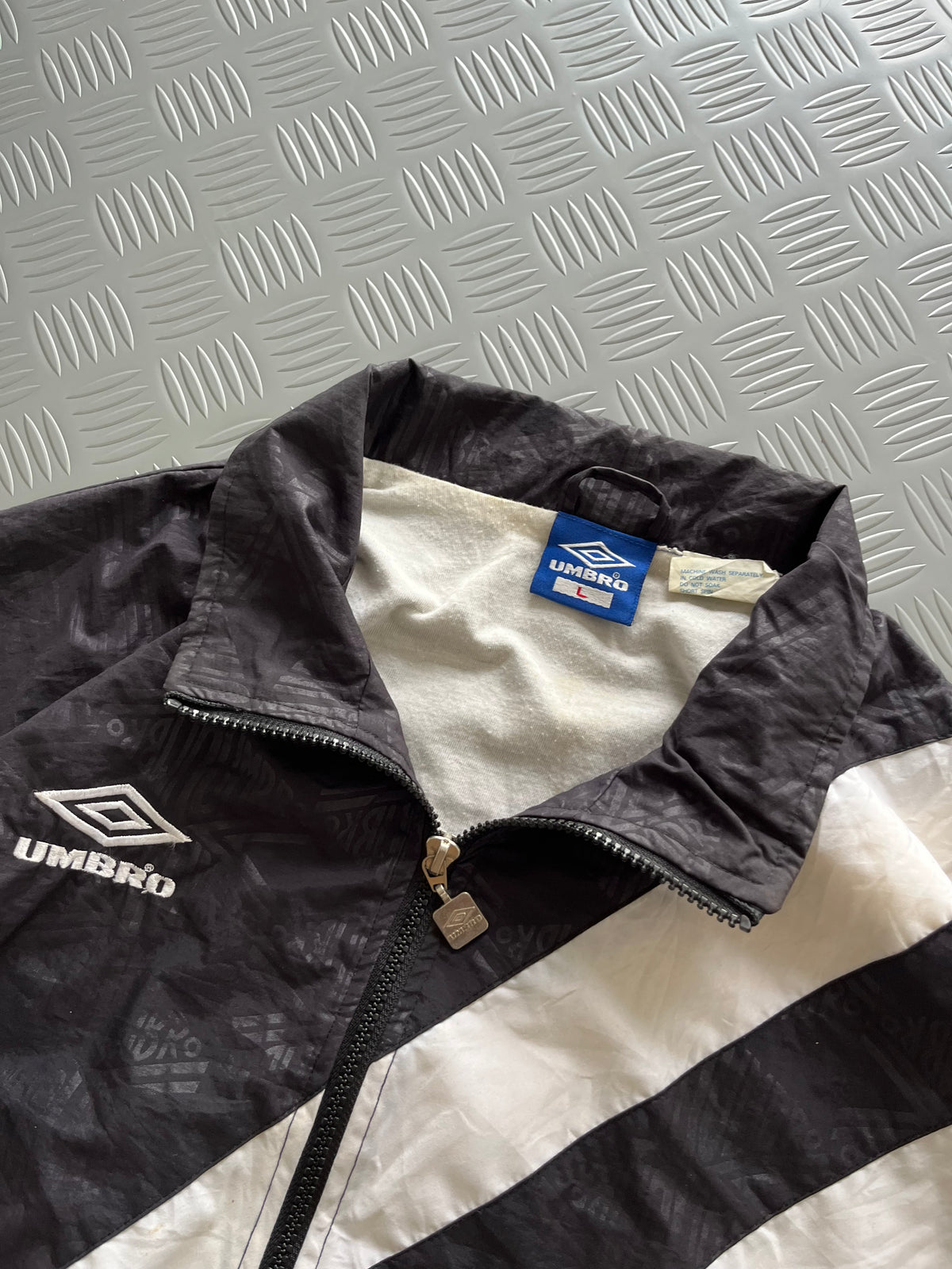VINTAGE UMBRO Y2K JACKET