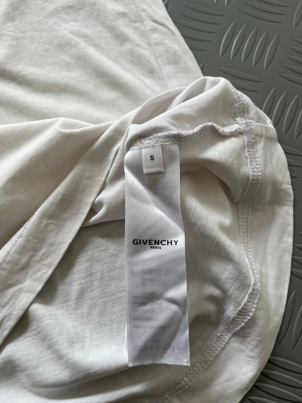 GIVENCHY GRAPHIC TSHIRT