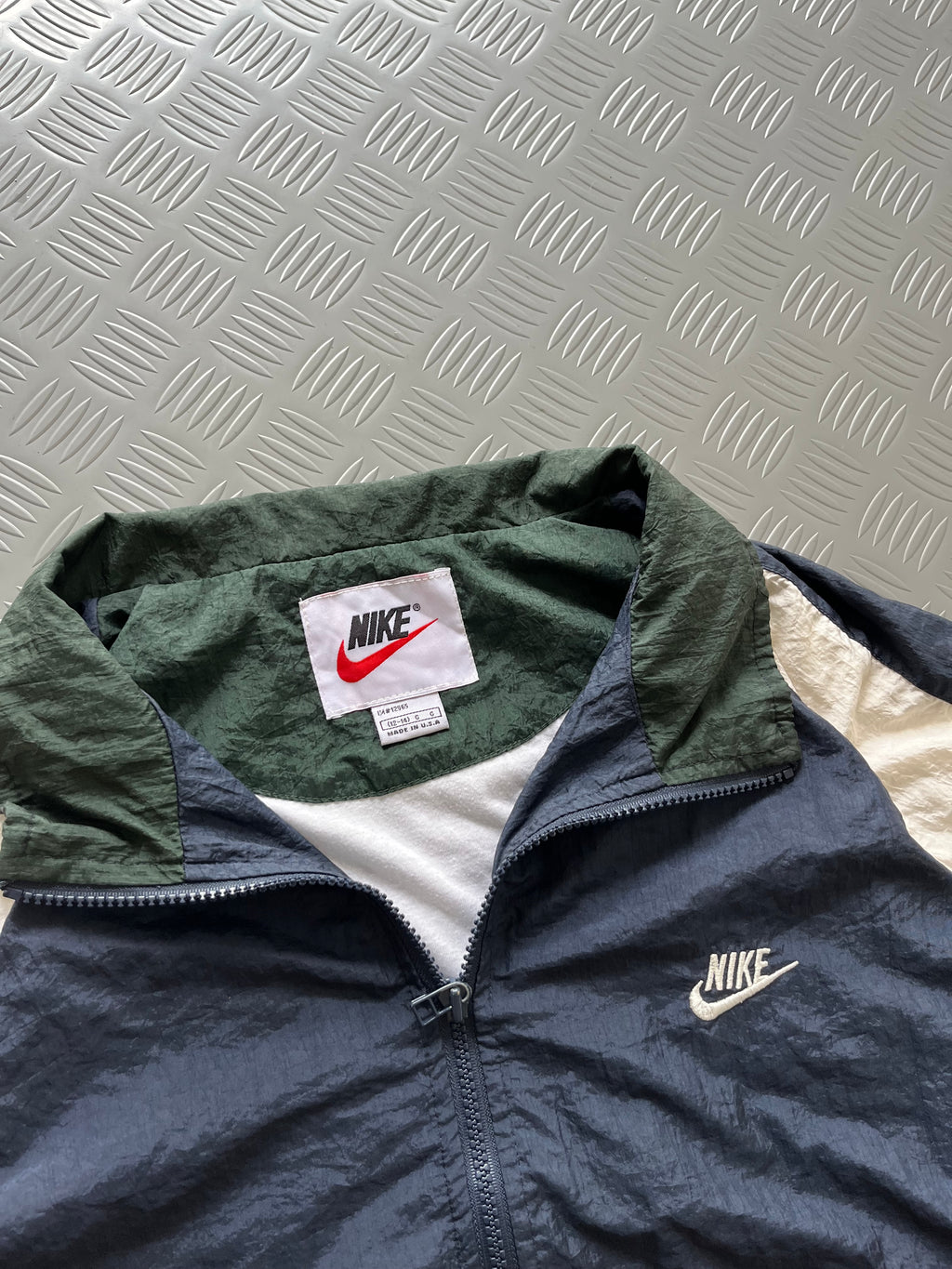 VINTAGE NIKE WINDCHEATER