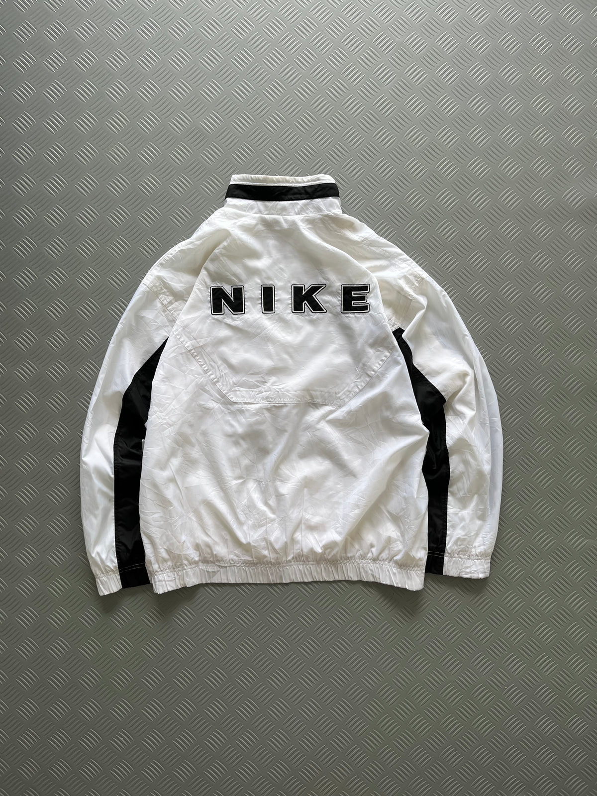 VINTAGE NIKE SPELLOUT ZIPPER