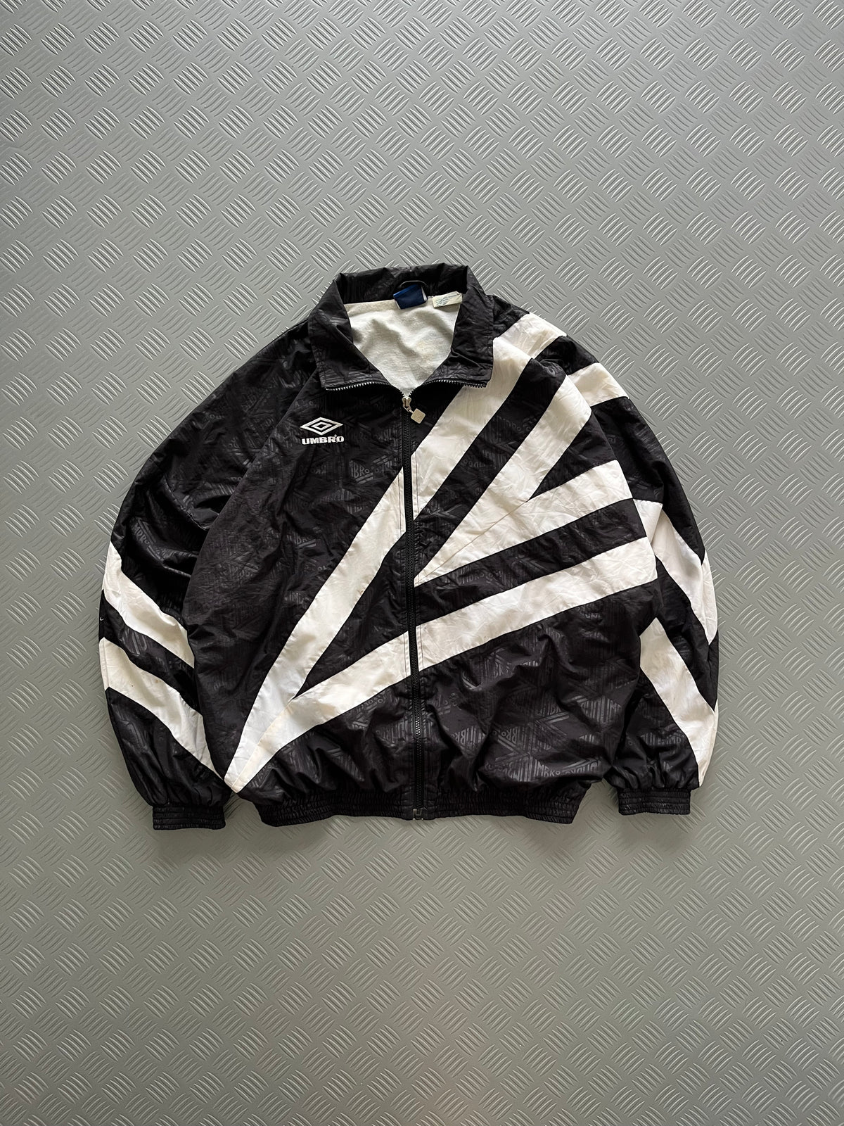 VINTAGE UMBRO Y2K JACKET