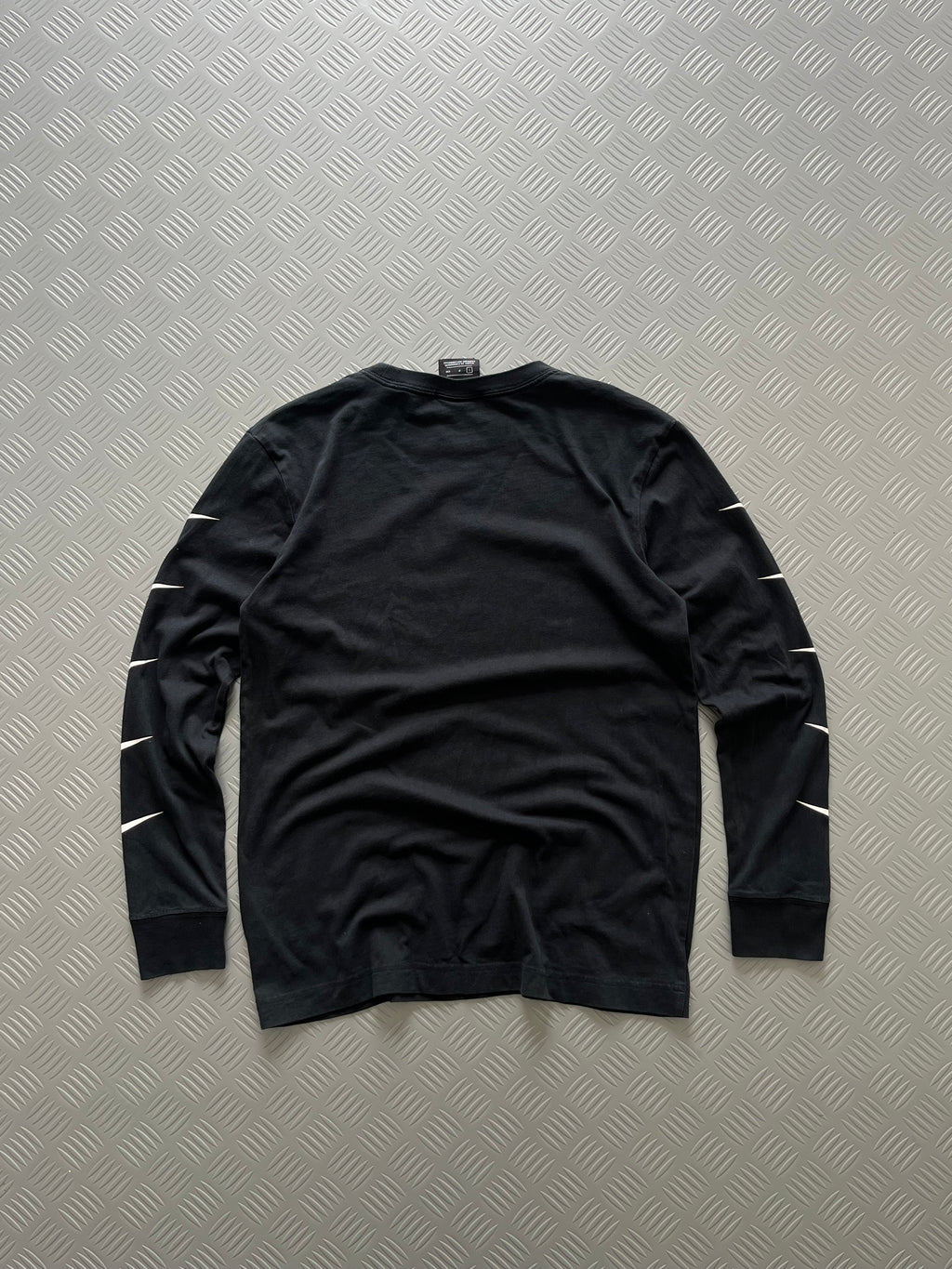 NIKE MID SWOOSH FULL SLEEVES TSHIRT