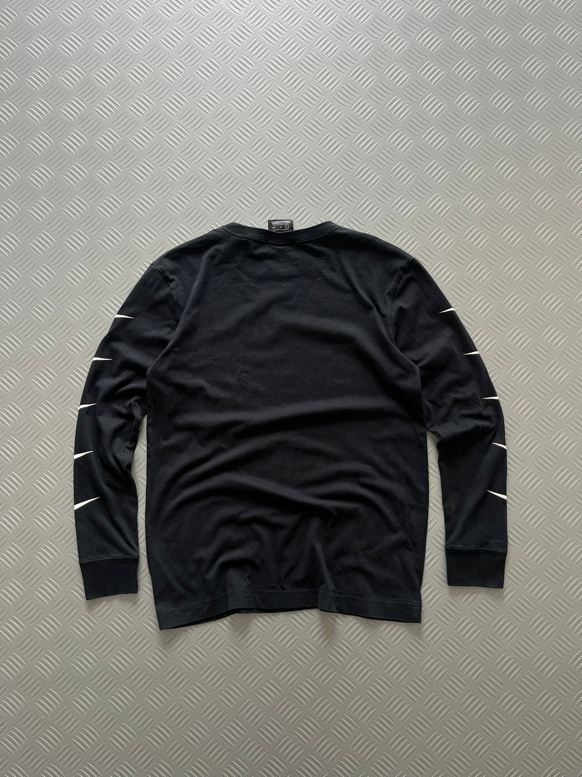 NIKE MID SWOOSH FULL SLEEVES TSHIRT