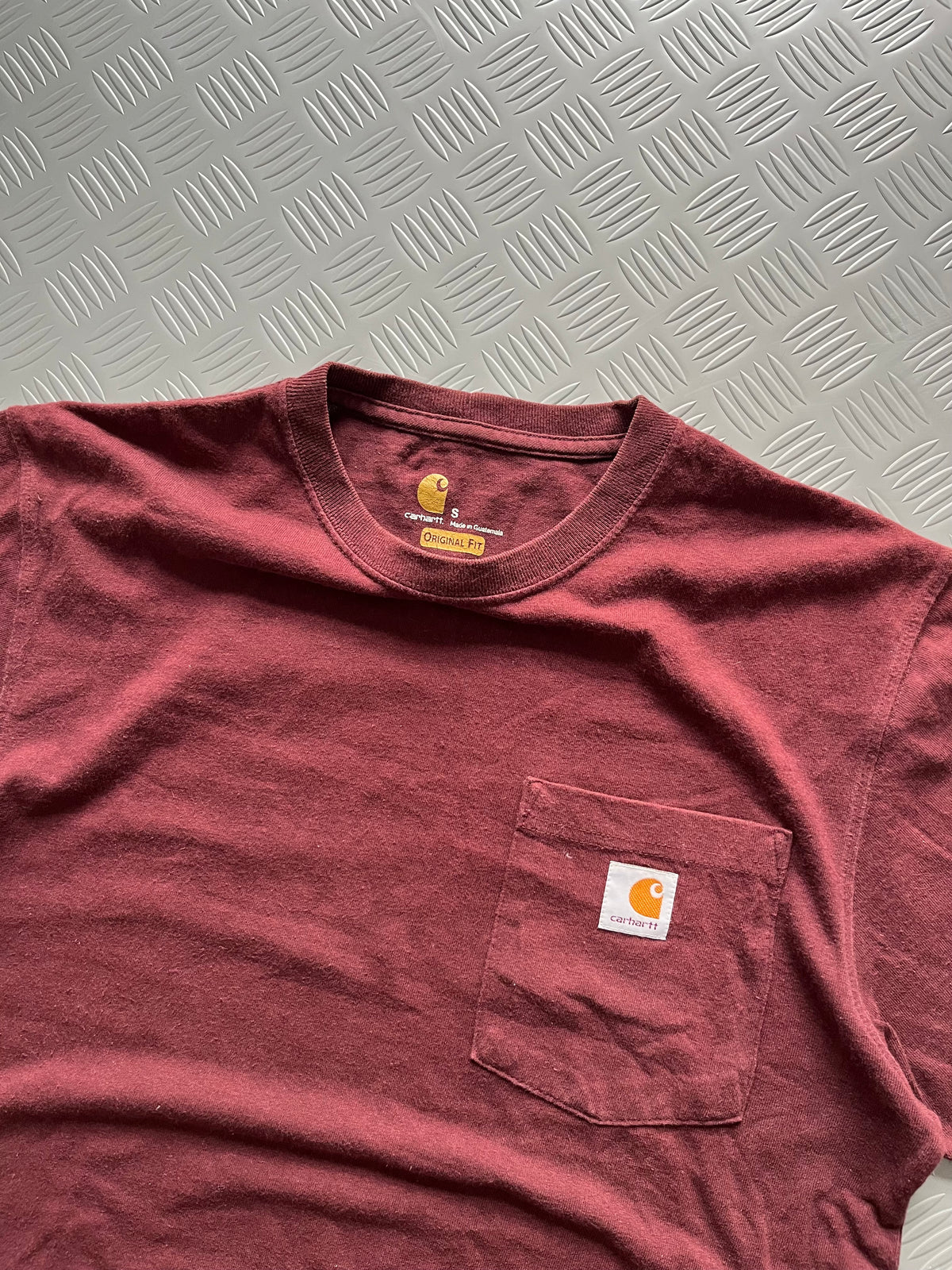 CARHARTT MAROON BASIC POCKET TSHIRT