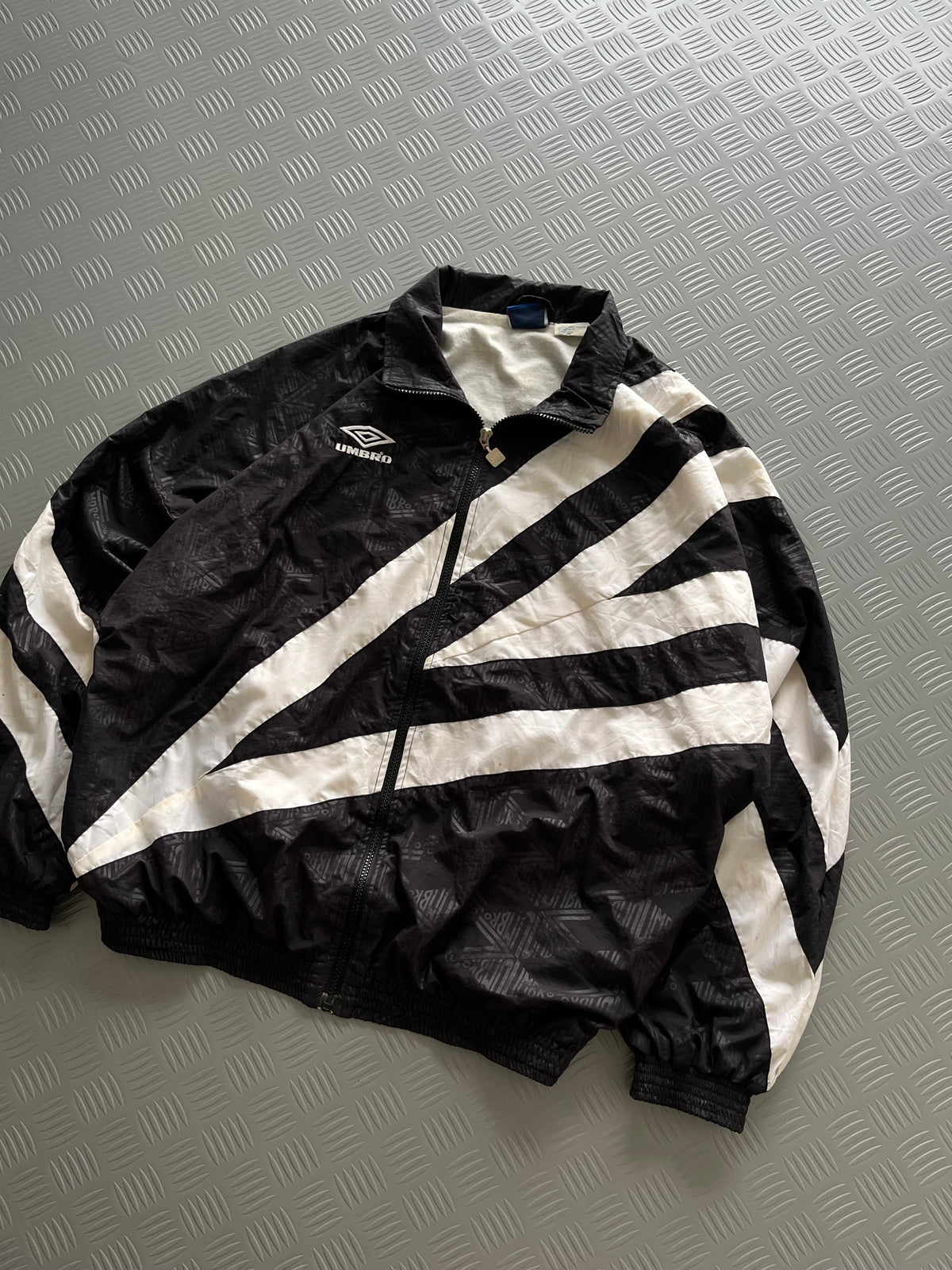 VINTAGE UMBRO Y2K JACKET