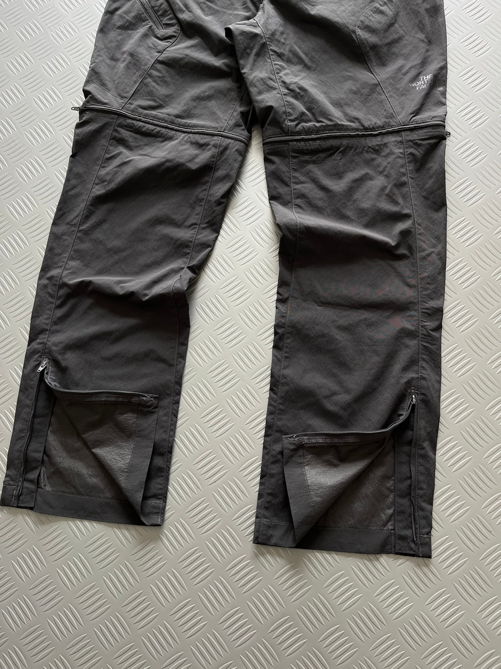 THE NORTH FACE CONVERTIBLE TREKKING PANT