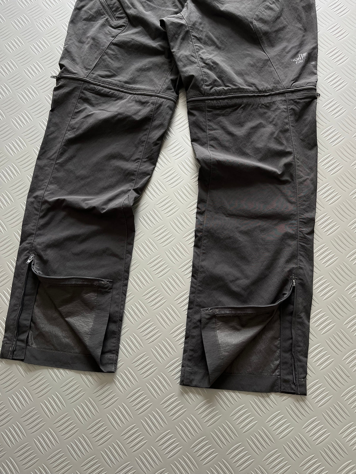 THE NORTH FACE CONVERTIBLE TREKKING PANT
