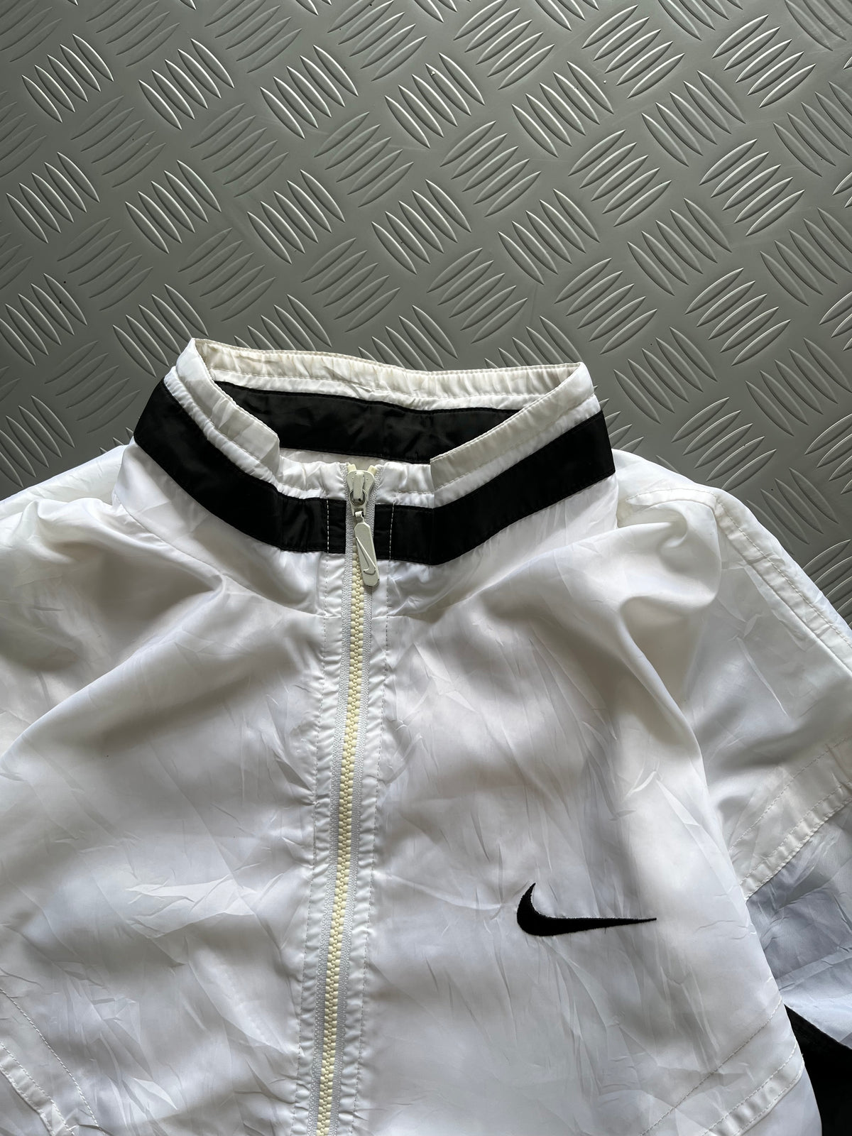 VINTAGE NIKE SPELLOUT ZIPPER